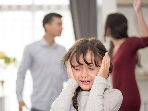 为什么孩子还小就有暴力倾向？父母的行为里，隐藏着孩子的未来