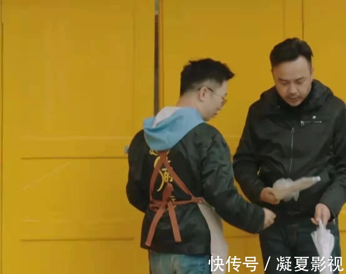 汪涵表示“打透明伞就是娘”，杨迪是打还是不打？理性看待！