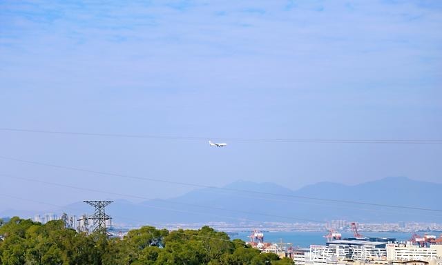 厦门岛内的界山，犹如镶嵌在城市的一颗绿宝石，鹭岛尽收眼底