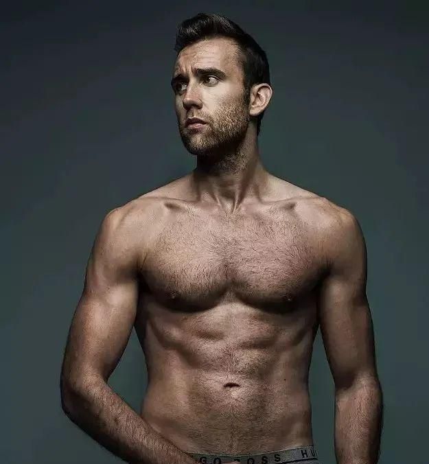 哈利波特二十周年主演再聚首,男大十八變,網友直呼還我魔法少年