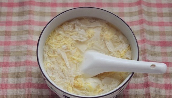 白糖|还把鸡蛋和此物一起喂孩子1岁小女孩不幸去世,因宝妈常做此饭