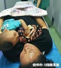 孕妈|孕妈深夜独自带娃到医院生“二胎”，都说为母则刚，实则很无奈