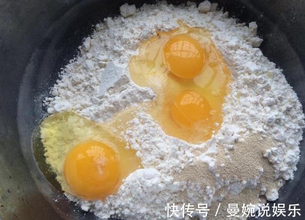 自己做戚风蛋糕塌陷还开裂多加这一步,蛋糕软润香甜,颜值还高