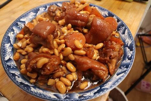  关键|炖猪蹄，什么时候放盐很关键，掌握好窍门，猪蹄软烂入味又好吃