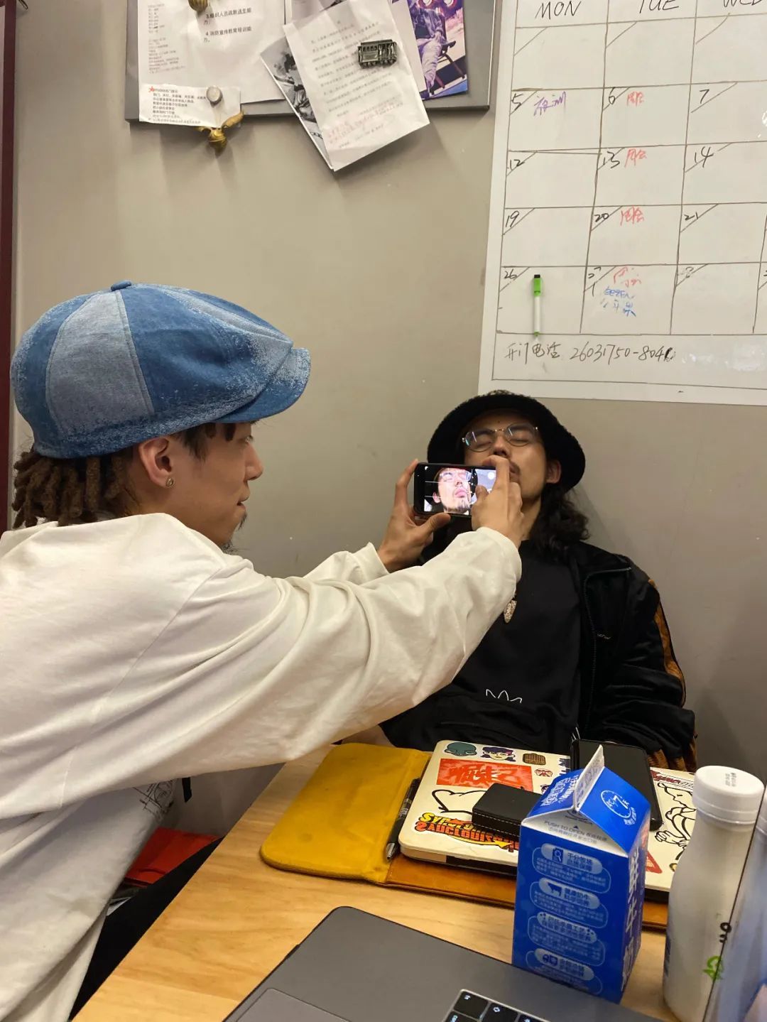 张艺兴|独家！全网都在问，王一博《这街4》的报童帽原来是这顶？