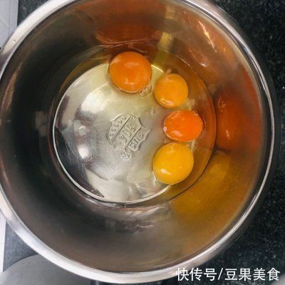 两个小窍门，教你做出完美的巧克力海绵蛋糕