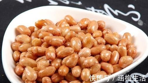 胶原蛋白|花生和1物“门当户对”,淡化色斑,抚平皱纹,只需一周吃2次!