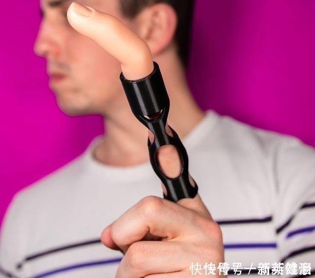 手指$美国沙雕设计师,专门设计毫无用处的产品,用实力在搞笑