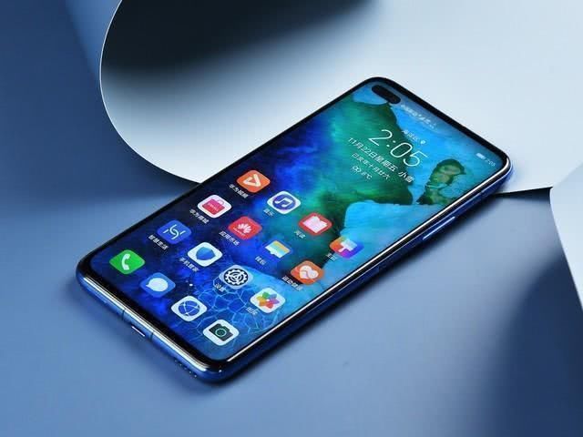 中端机|从高端旗舰降成中端机,麒麟990+无线充电,还有256G大内存