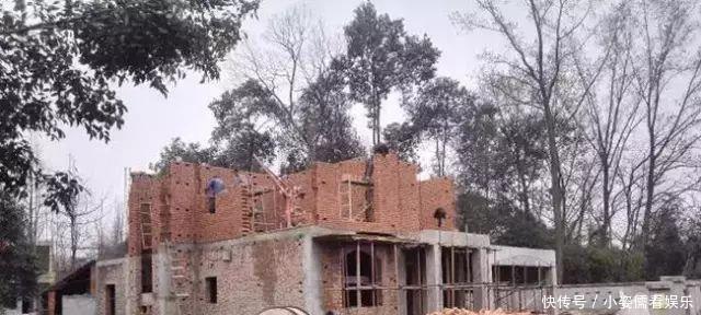 地基|赚钱了,要回家盖一栋这样的别墅,带开放式车库,让邻里都来羡慕