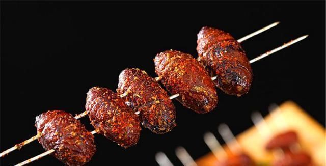  只有东北人才敢吃的4种烧烤，第3种看着就想吐，难以咽下