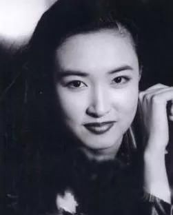 新闻联播 端庄秀丽的女主播桑晨无心插柳进央视,与老搭档李红平分秋色