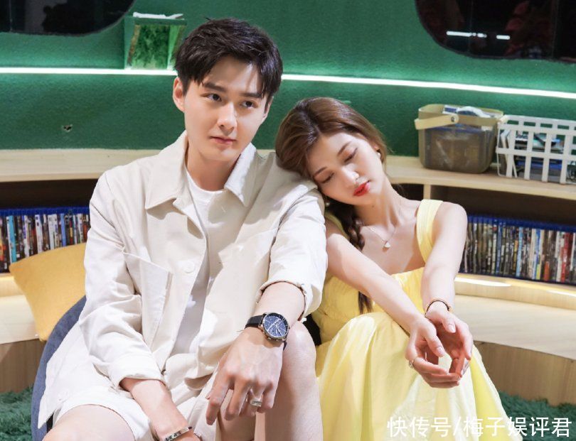 独美|《心动的信号4》收官海报，洪成成独美，马子佳手抱“大败局”