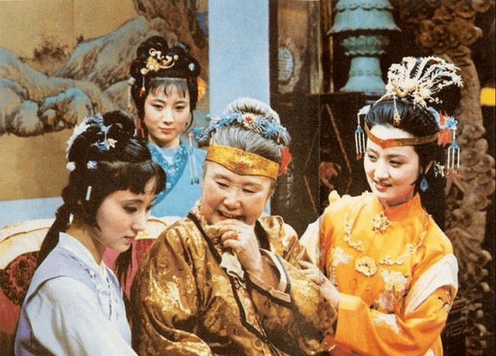 世家大族&?《红楼梦》里,贾母发表掰谎记用意何在?