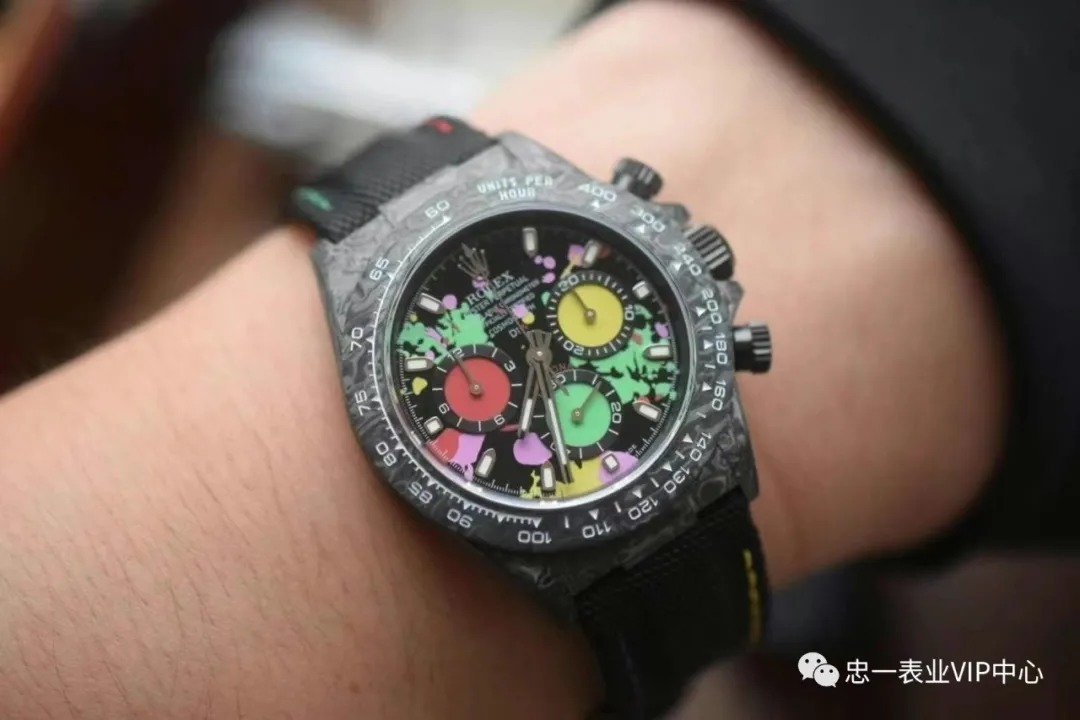 忠一表业:搭载自产4130机芯,N厂碳纤维迪通拿定制版到底如何?