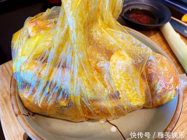 做饭|电饭煲除了做饭,还有妙用,用电饭煲做盐焗鸡,好吃又简单