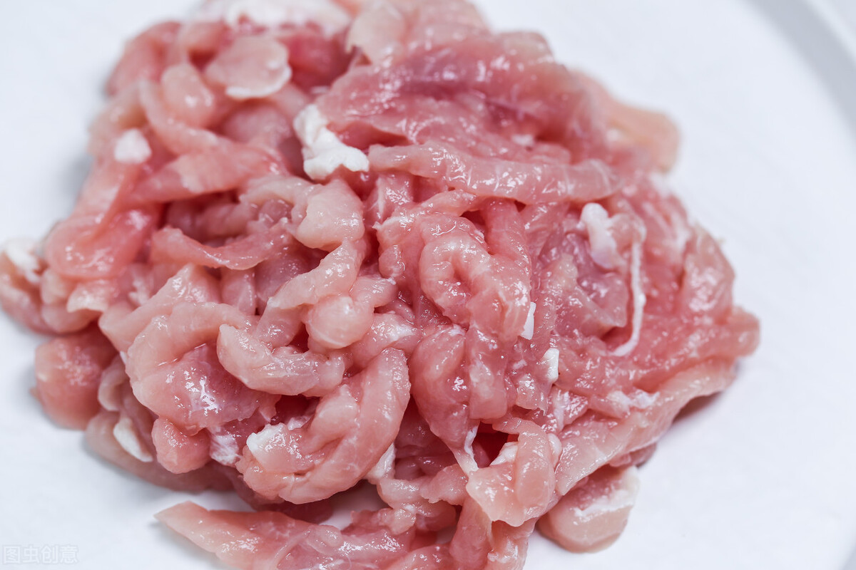 发黄|蒜苔直接下锅炒那就错了，多做1步，脆嫩又入味，颜色不发黄