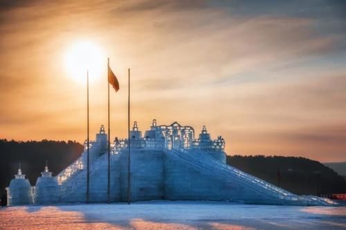 乘坐|乘坐雪国列车，去漠河找北，挑战极寒！