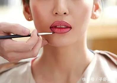 唇线|涂口红时少“勾”一下,再贵的口红涂出来也不好看