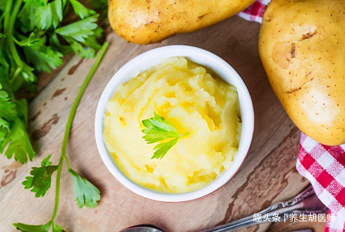 变老|女人不想变老,推荐吃以下食物,补水润肤,排毒抗衰,预防疾病