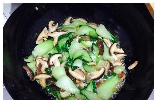 菌柄|秋后不想长膘，把它当主食吃，减肥瘦身快，小肚平坦无赘肉！