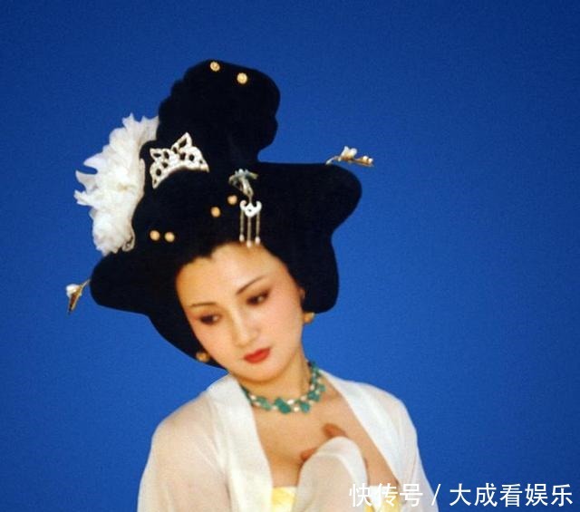 牡丹花|“人间牡丹花”林芳兵增肥50斤,神还原140斤丰腴美杨贵妃