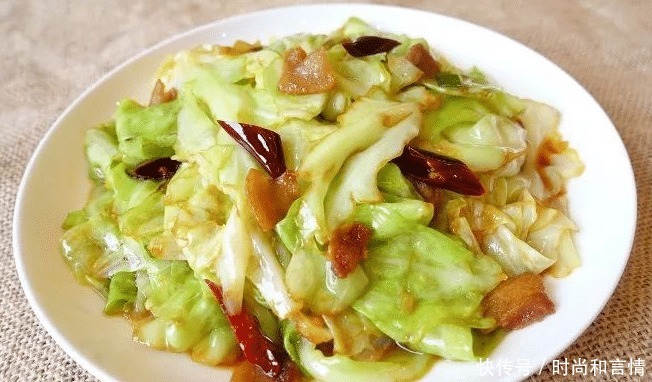 包菜|炒包菜,直接下锅炒是大错!多做1步,脆爽又入味,比饭店的好吃
