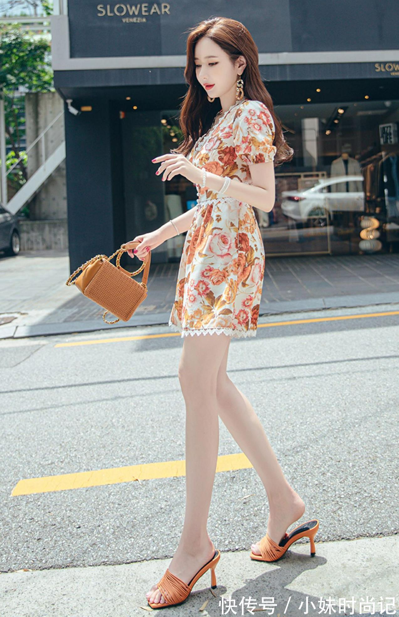 桃心|碎花的气质,桃心领的设计风格,要的就是低调的奢华