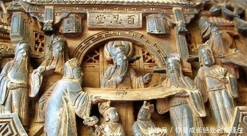 |沙雕动画,搞笑:被鸡啄得下不了床,告诉你什么叫恨之入骨!