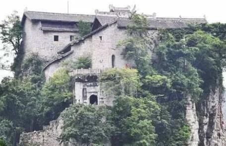 伍龙寺|贵州有处小景点，依山而建，立于山峰之巅，集自然人文景观为一体