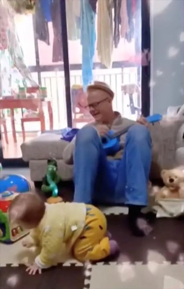 汉字|一行字写了3小时,美国爸爸辅导孩子写汉字气到暴走