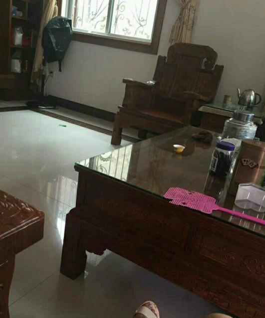 全村|晒晒婆家200万建的小别墅,光餐桌都3万多,是全村最豪华的!