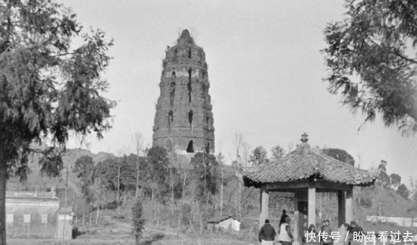 百年前雷峰塔老照片：真实的雷峰塔非常残破，400年没维修