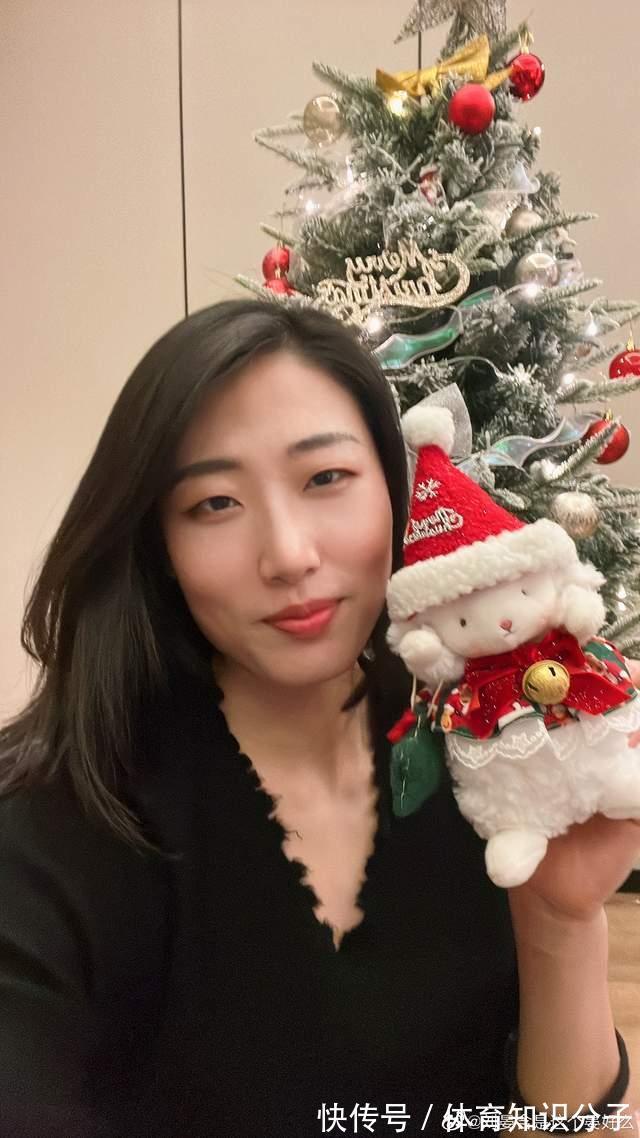性感女神|中国女排,性感女神晒出美照,粉丝破100万,却很难再进国家队了