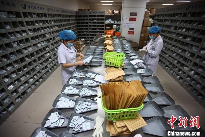 泱波|南京江宁中医院昼夜熬制中药汤剂 送“疫”线抗疫情