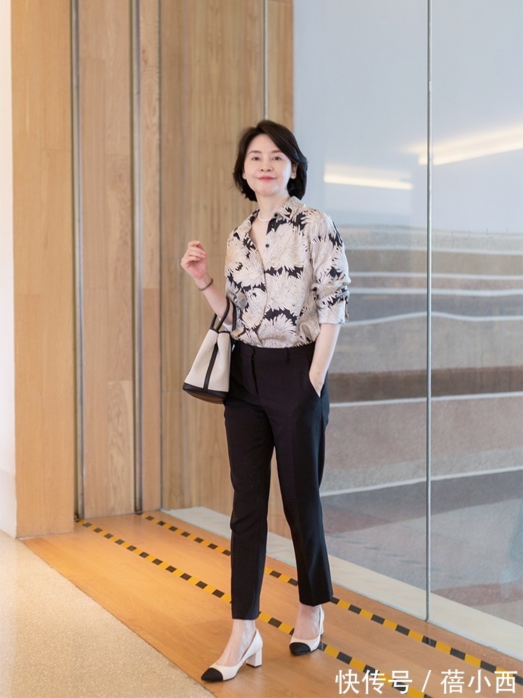 颜色|女人过了40岁尽量少穿花俏衣服,试试这些极简衬衫,时髦显气质