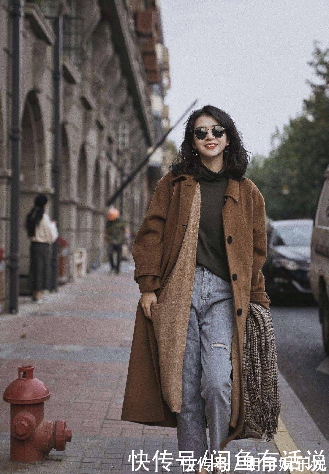 街拍 冬天别只知道羽绒服,穿大衣才高级更显气质,看看三木博主就知道