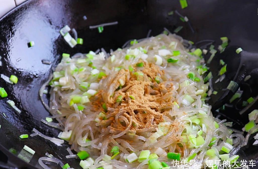  塌陷|蒸包子，记住不要直接上锅蒸，大厨教你一招，包子蓬松暄软不塌陷