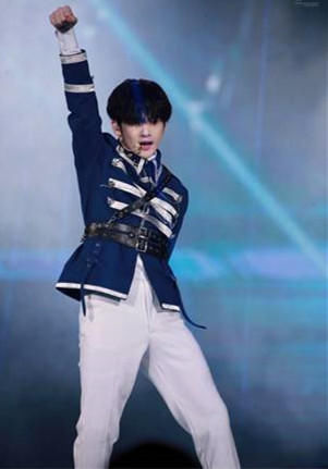 张颜齐|周震南任豪回归舞台，R1SE斩获多个奖项，赵磊却成发言人