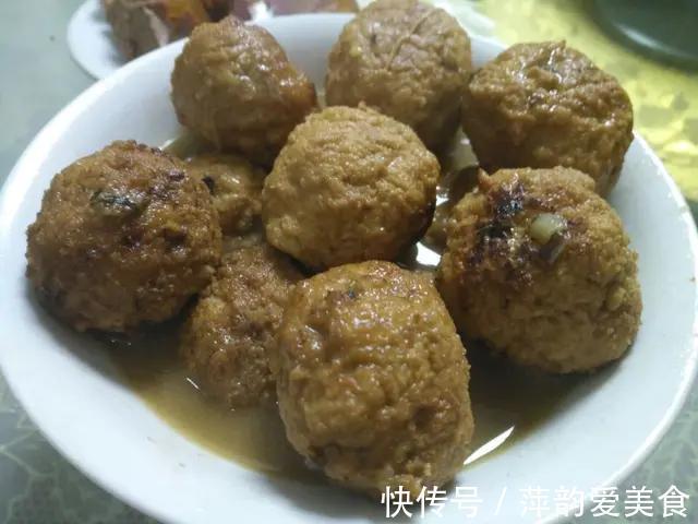 农村|和婆婆去农村吃满月酒,随礼500元,菜上桌后,抠门婆婆:亏大了