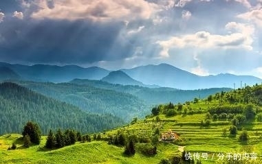 挨揍|巨人最终季:兽巨即将退役,与三大巨人密谋重夺“始祖巨人”,莱纳又要挨揍!