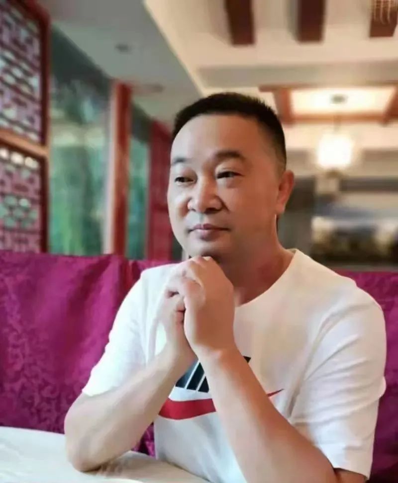 中国书画!壬寅2022年艺术名家精品日历赏析——吴洪志