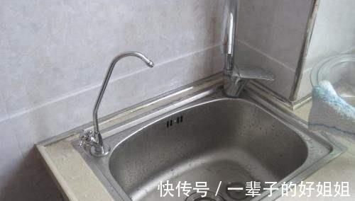 台面|橱柜台面万万要装这个玩意，好多人嫌丑没装，入住才知有多实用！