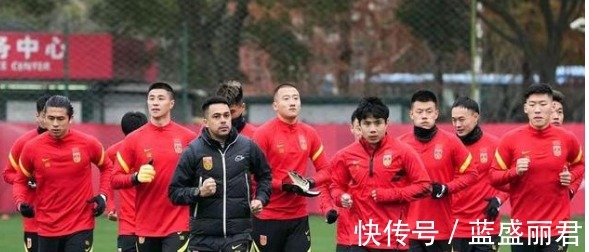国足|国足4将力不从心,5人明显短板,2人没特点,不能带!3新人需重用!