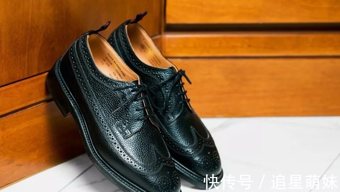 鞋履 既能“正式”,也能“随意”的 Sanders