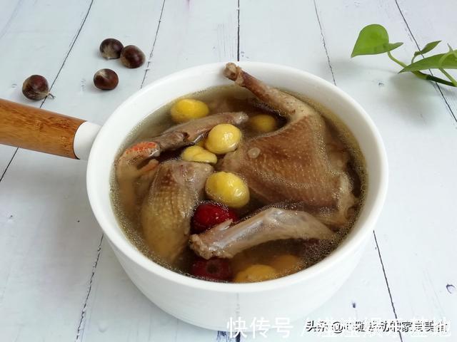 鸽子汤|炖鸽子汤不需要太多调料，只放2种食材就够了，体质不好要多喝