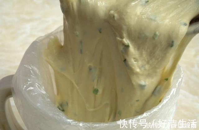 面包|教你做手不沾面的烙饼，10分钟搞定全家人早餐，蓬松暄软像面包