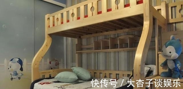 乳胶漆|150㎡现代美式, 复式楼的过道, 利用得真巧!