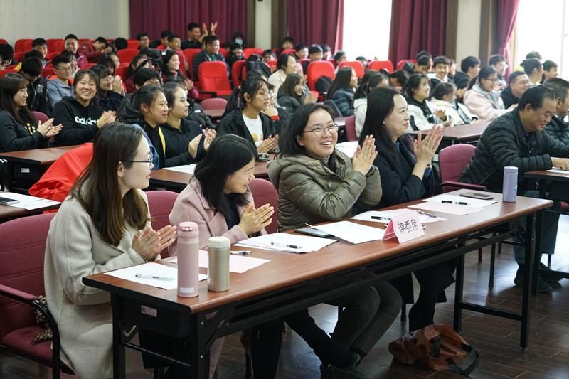 活动|[二体校]二体校（体育中学）举行高中年级“学四史，诵经典”学生朗读者活动