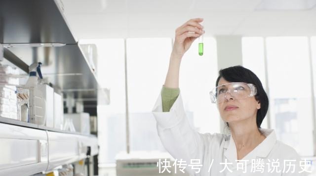 护肤品 谈“成分”色变!护肤品中的防腐剂、酒精、香精,到底有多可怕!